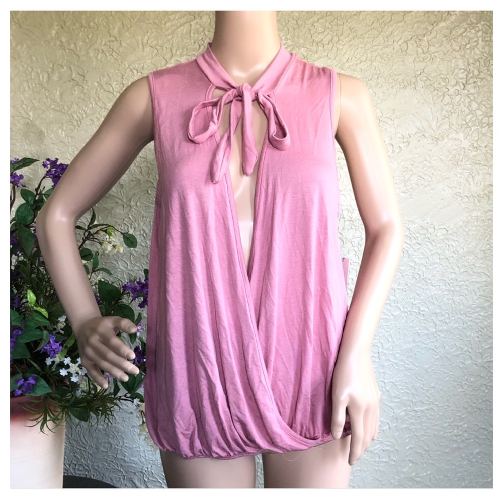 Vibe Sportwear Women’s Tops Size L